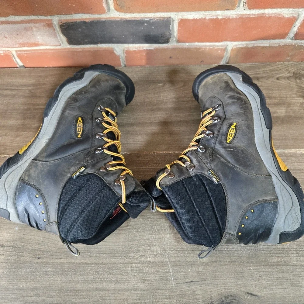 Keen Revel III Waterproof Hiking Boots Mens 10 Leather Thermal Boots